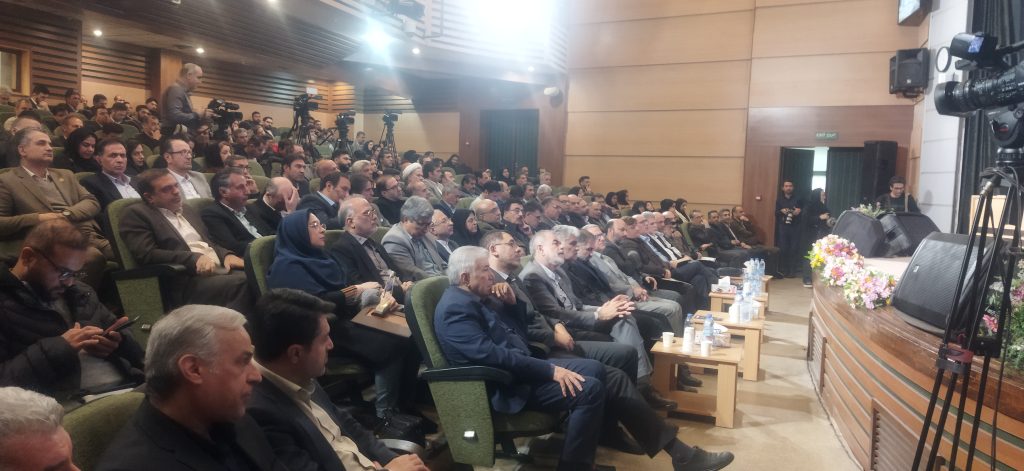 وزیر آموزش‌وپرورش با تأکید بر ضرورت ترسیم تصویر دقیق از «مدرسه آینده» اعلام کرد بدون بازمهندسی فضای آموزشی، توانمندسازی معلمان و اصلاح برنامه درسی، تحول واقعی در نظام تعلیم و تربیت محقق نمی‌شود. وی تجهیز ۵۵۰ هزار کلاس درس به فناوری‌های نوین را نیازمند حمایت ملی دولت، نهادها و خیرین دانست و آموزش‌وپرورش را زیربنای توسعه کشور عنوان کرد.